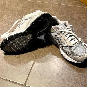 Grey lightly worn 990v5